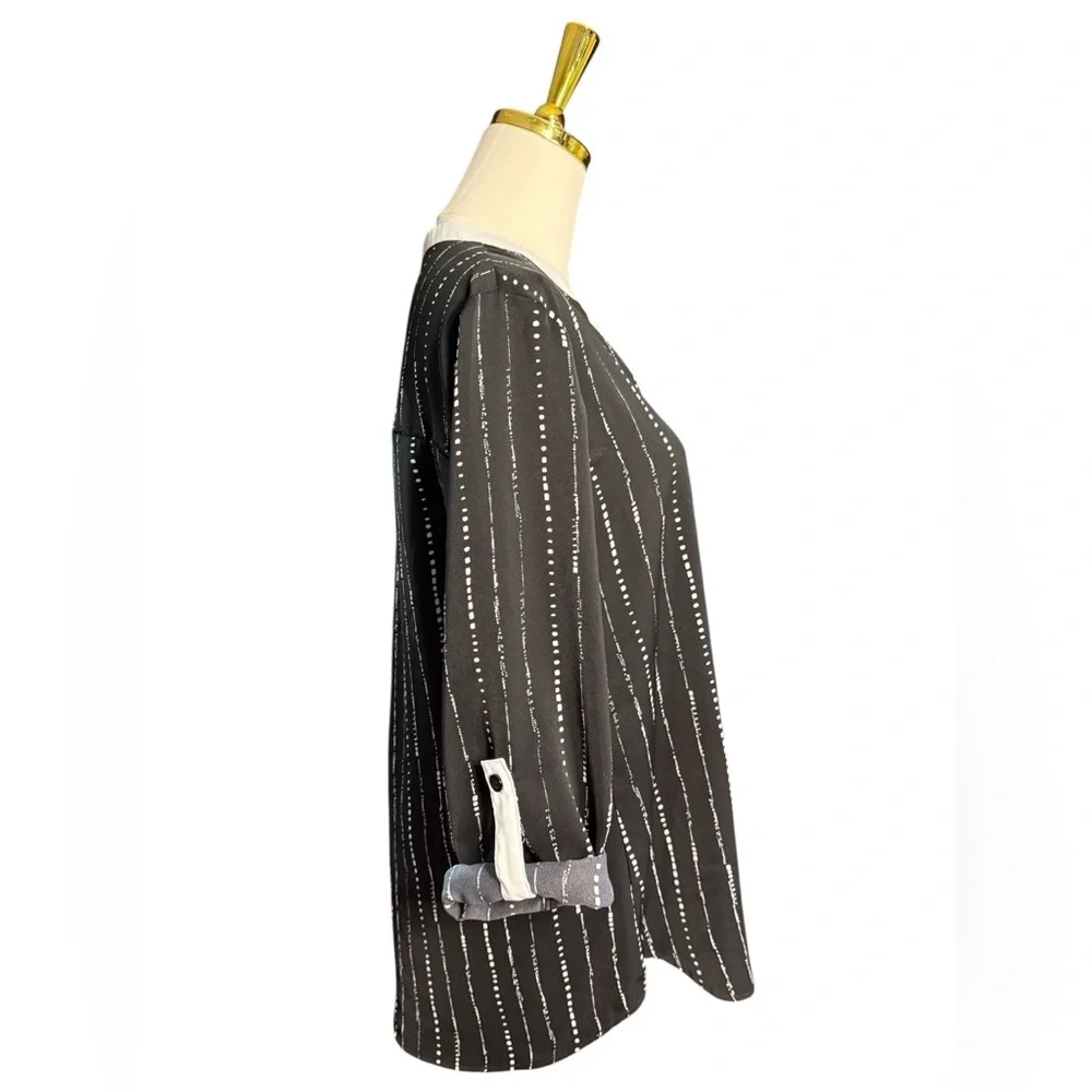 Gagarin Black and White Vertical Stripe Button-Front Blouse Tab Sleeve Size M